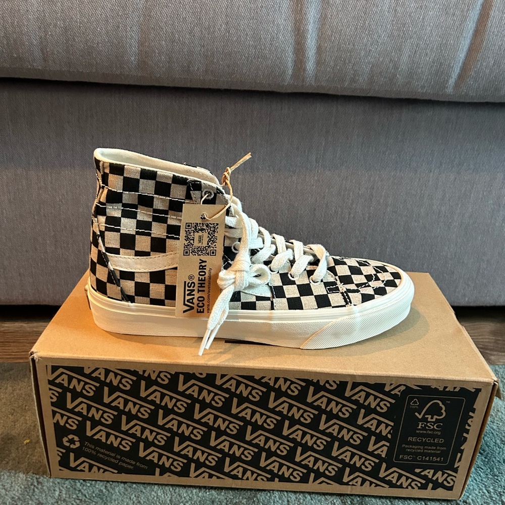 NWT vans eco theory sk8-hi size 9